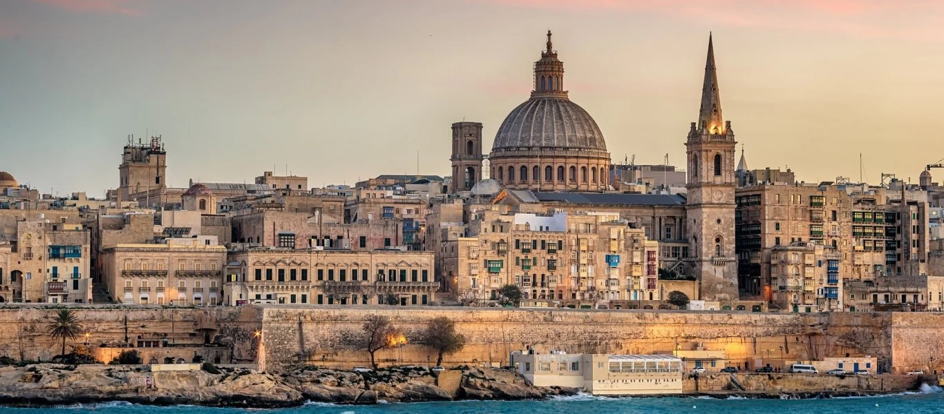 Η Μάλτα ανέστειλε για το «μπλόκο» στους ανεμβολίαστους - Εγκατέλειψε το σχέδιο για απαγόρευση εισόδου